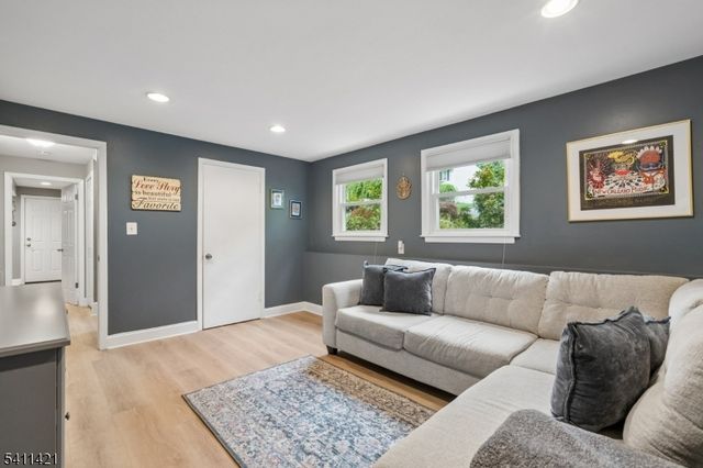 60 Edgemere Rd, Livingston Twp., NJ 07039
