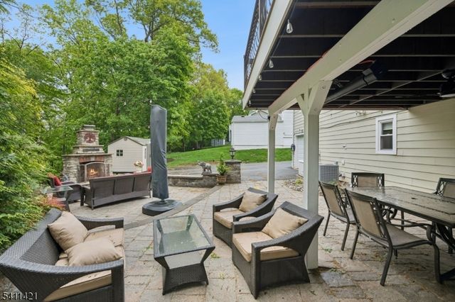 60 Edgemere Rd, Livingston Twp., NJ 07039