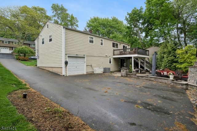 60 Edgemere Rd, Livingston Twp., NJ 07039