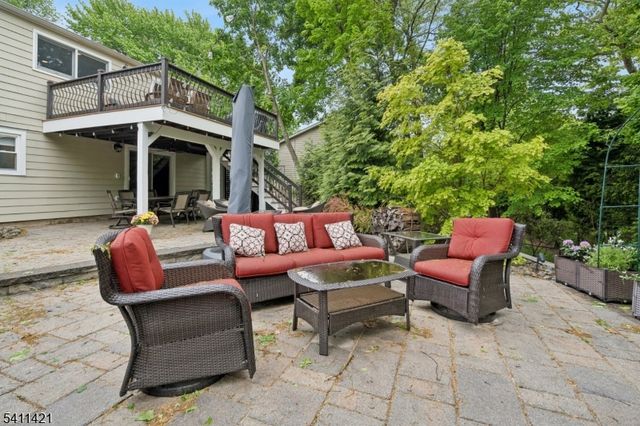 60 Edgemere Rd, Livingston Twp., NJ 07039