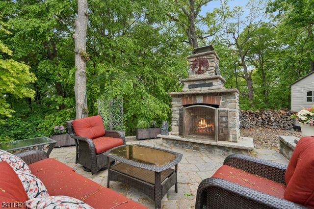 60 Edgemere Rd, Livingston Twp., NJ 07039