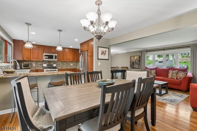 60 Edgemere Rd, Livingston Twp., NJ 07039