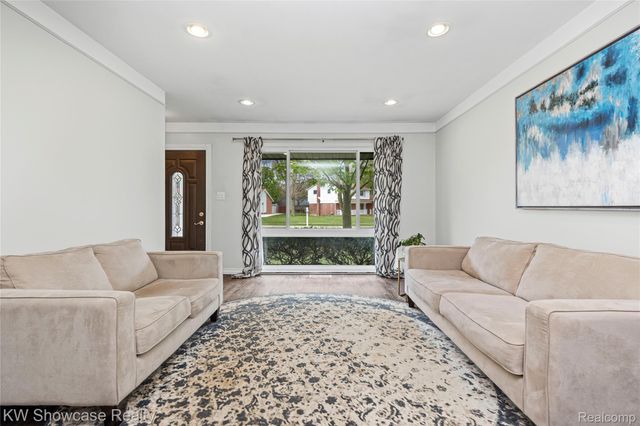 20125 Ledgestone Street, Southfield, MI 48076