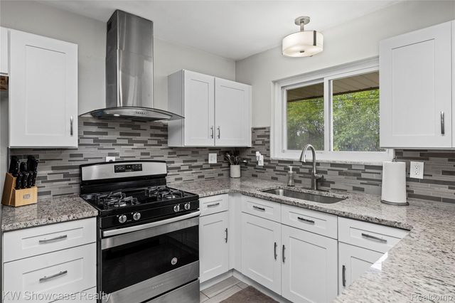 20125 Ledgestone Street, Southfield, MI 48076