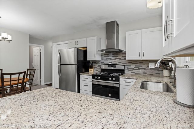 20125 Ledgestone Street, Southfield, MI 48076