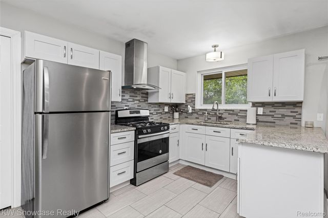 20125 Ledgestone Street, Southfield, MI 48076