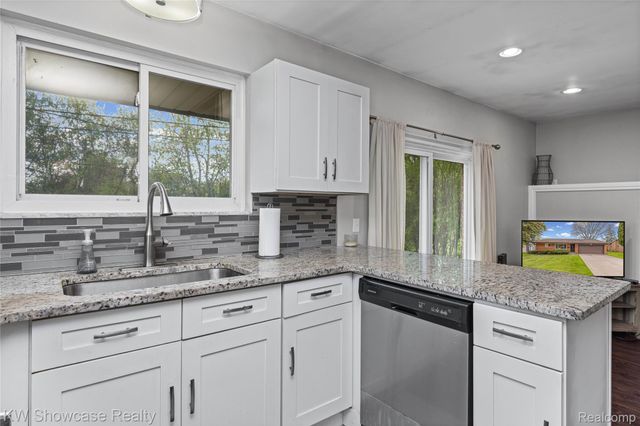 20125 Ledgestone Street, Southfield, MI 48076