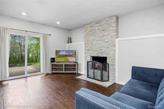 20125 Ledgestone Street, Southfield, MI 48076