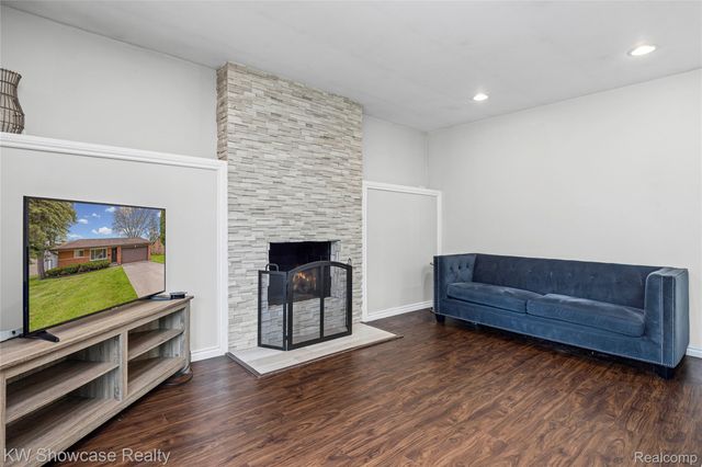 20125 Ledgestone Street, Southfield, MI 48076