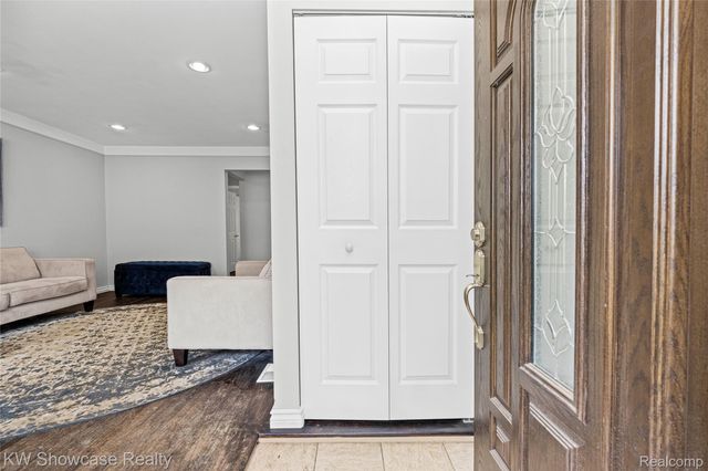 20125 Ledgestone Street, Southfield, MI 48076
