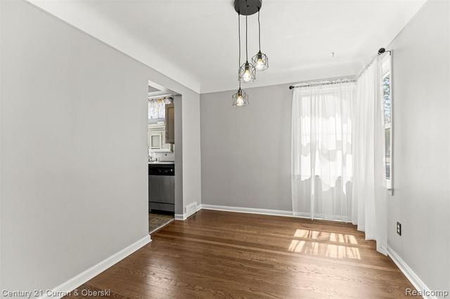 14734 College Avenue, Allen Park, MI 48101