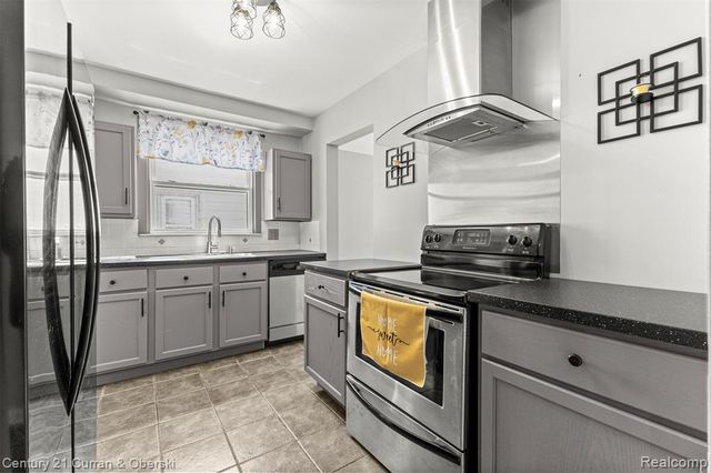 14734 College Avenue, Allen Park, MI 48101