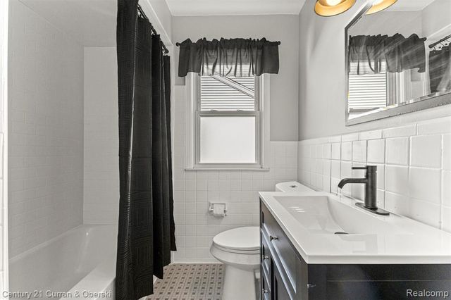 14734 College Avenue, Allen Park, MI 48101