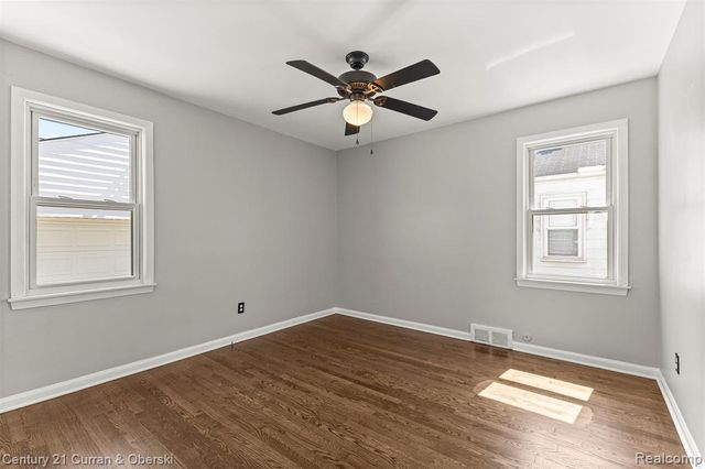 14734 College Avenue, Allen Park, MI 48101