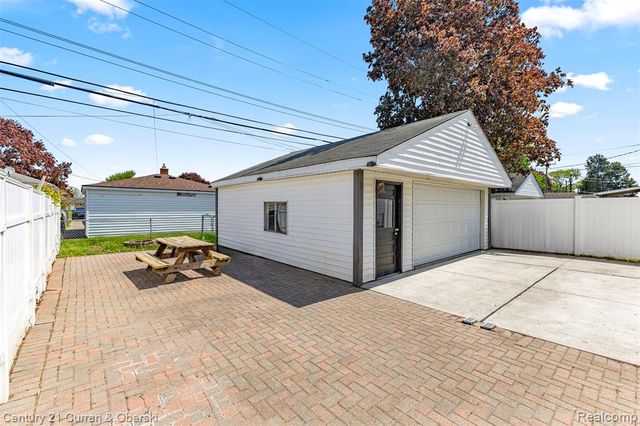14734 College Avenue, Allen Park, MI 48101