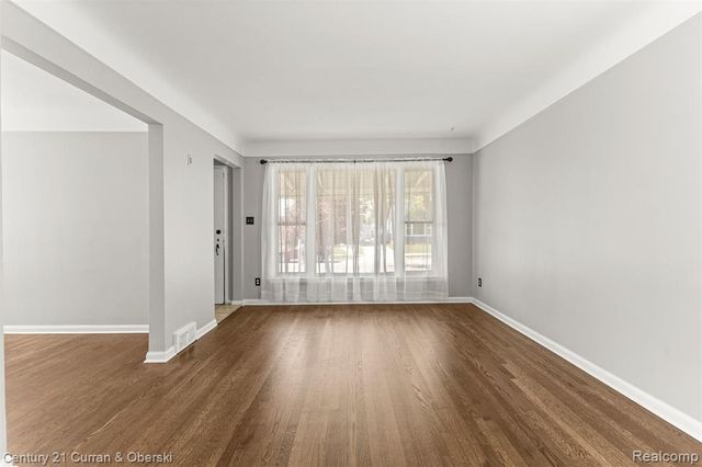 14734 College Avenue, Allen Park, MI 48101