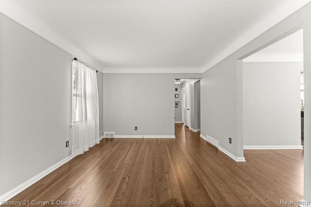 14734 College Avenue, Allen Park, MI 48101