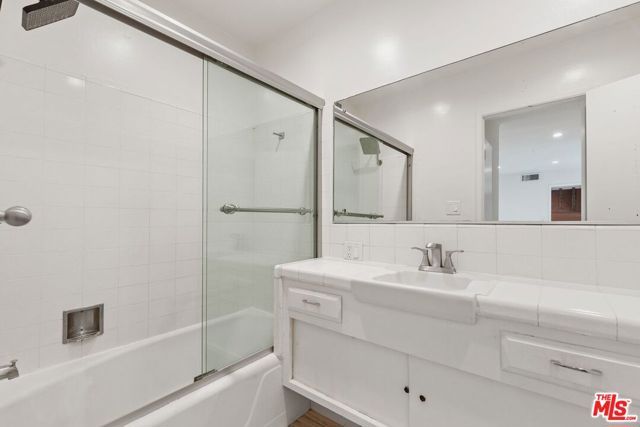 3407 Huxley Street 29, Los Angeles, CA 90027