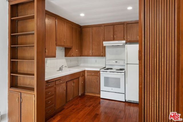 3407 Huxley Street 29, Los Angeles, CA 90027
