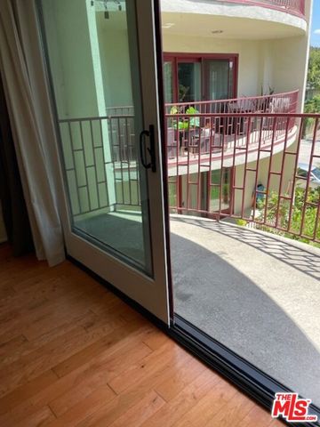 3407 Huxley Street 29, Los Angeles, CA 90027