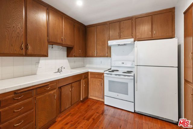 3407 Huxley Street 29, Los Angeles, CA 90027