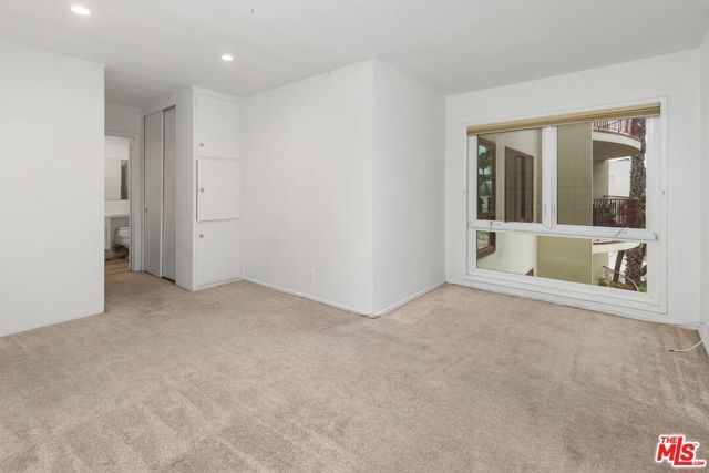 3407 Huxley Street 29, Los Angeles, CA 90027