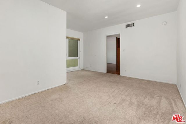 3407 Huxley Street 29, Los Angeles, CA 90027