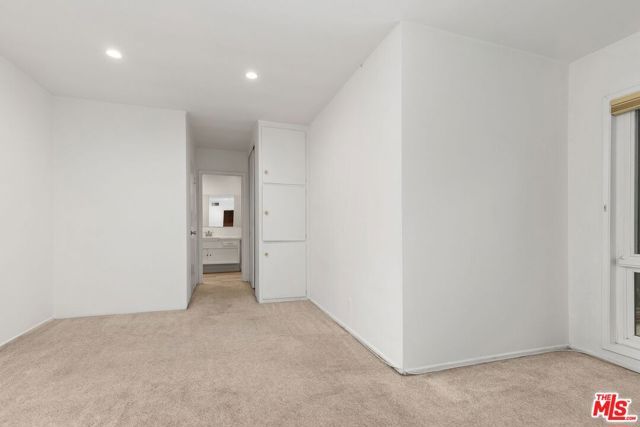 3407 Huxley Street 29, Los Angeles, CA 90027