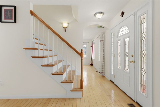 16 Windsor Rd, Shirley, MA 01464