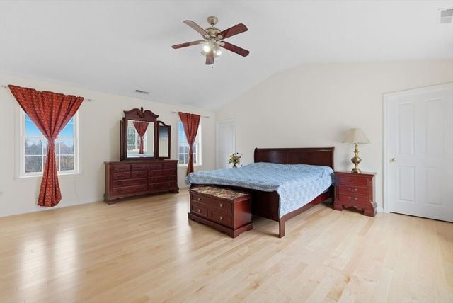 16 Windsor Rd, Shirley, MA 01464