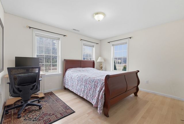 16 Windsor Rd, Shirley, MA 01464