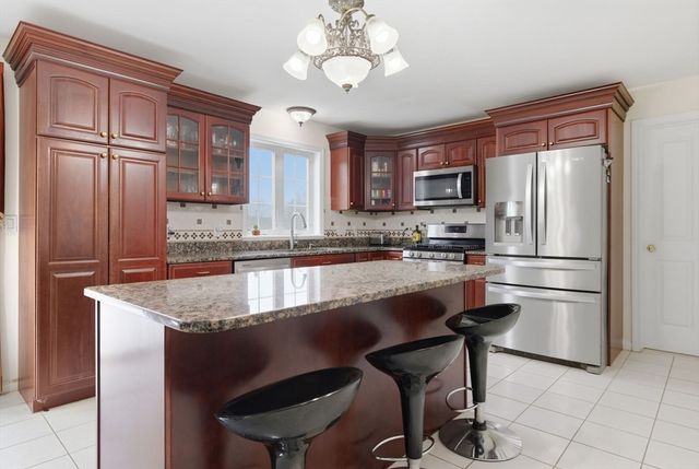 16 Windsor Rd, Shirley, MA 01464