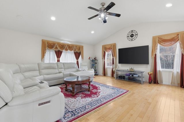 16 Windsor Rd, Shirley, MA 01464