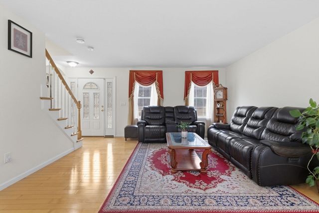 16 Windsor Rd, Shirley, MA 01464