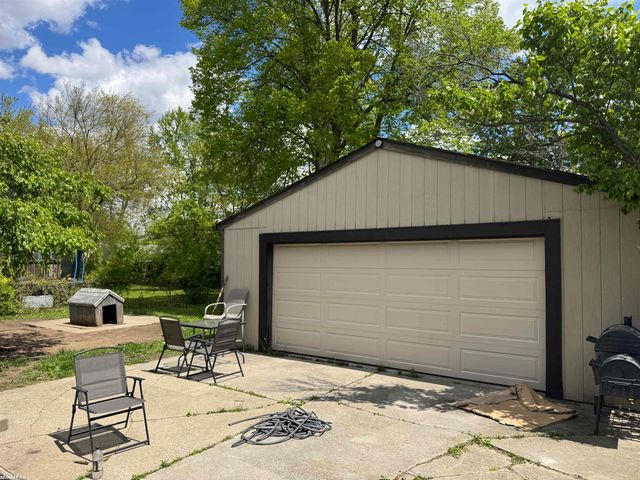6095 S Mohawk Avenue, Ypsilanti Twp, MI 48197