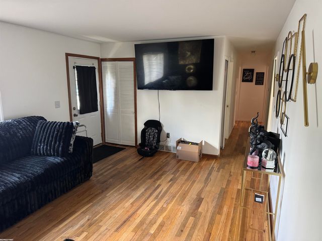 6095 S Mohawk Avenue, Ypsilanti Twp, MI 48197