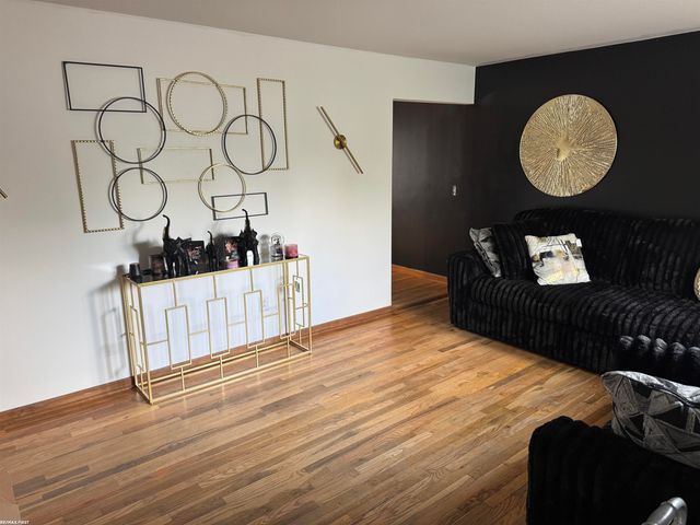 6095 S Mohawk Avenue, Ypsilanti Twp, MI 48197