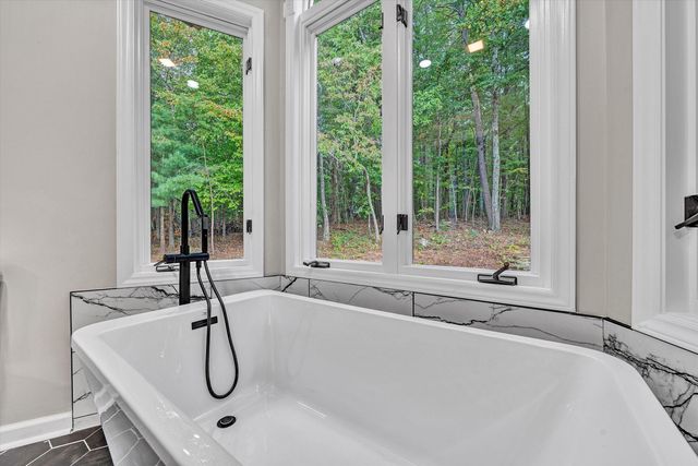 40 WOODS LANDING LN, Callaway, VA 24067