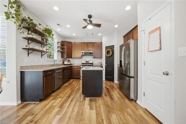 4206 Ravine Gap DR, Suffolk, VA 23434