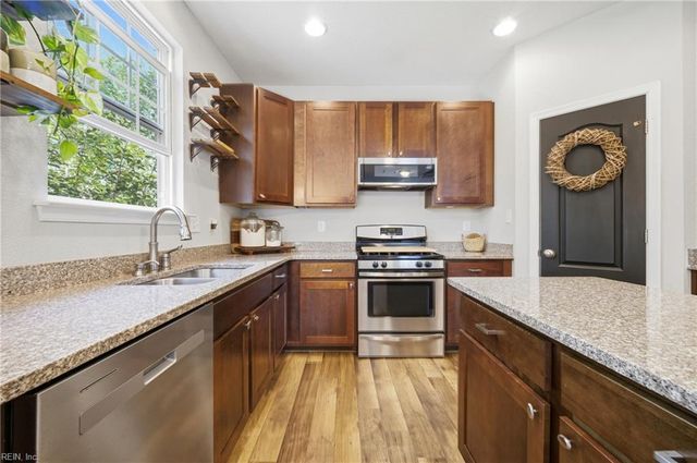 4206 Ravine Gap DR, Suffolk, VA 23434