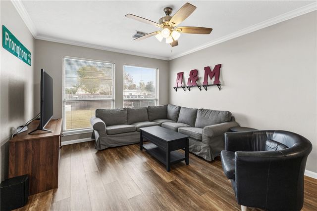 408 Pronghorn Loop, College Station, TX 77845