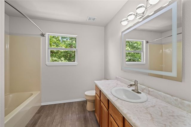 4 Kirkoswald Lane, Bella Vista, AR 72715