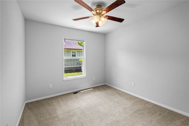 4 Kirkoswald Lane, Bella Vista, AR 72715