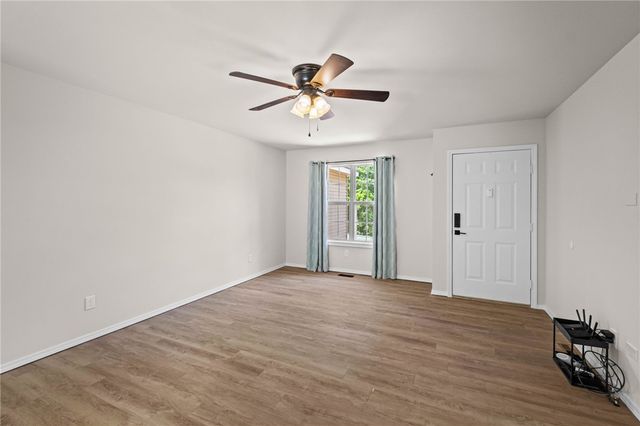 4 Kirkoswald Lane, Bella Vista, AR 72715