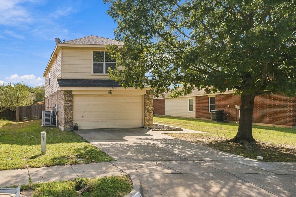 4833 Waterford Drive, Fort Worth, TX 76179 — photo 2
