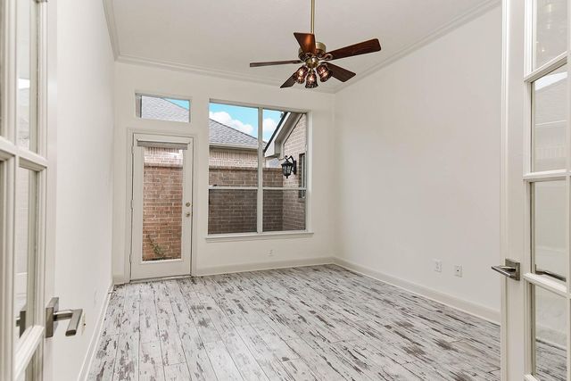 15 Rockledge, The Woodlands, TX 77382