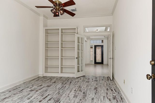 15 Rockledge, The Woodlands, TX 77382