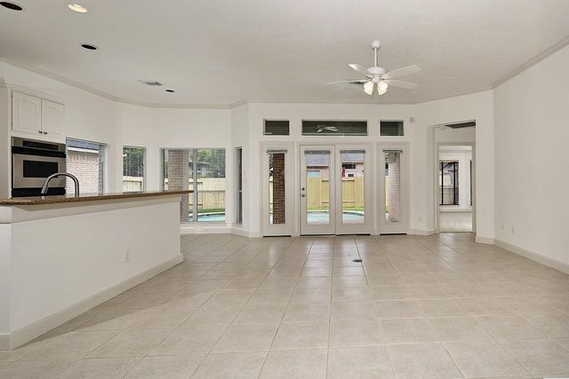 15 Rockledge, The Woodlands, TX 77382