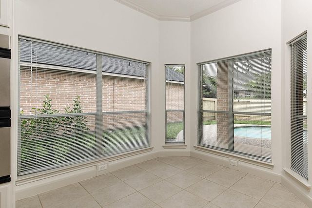 15 Rockledge, The Woodlands, TX 77382