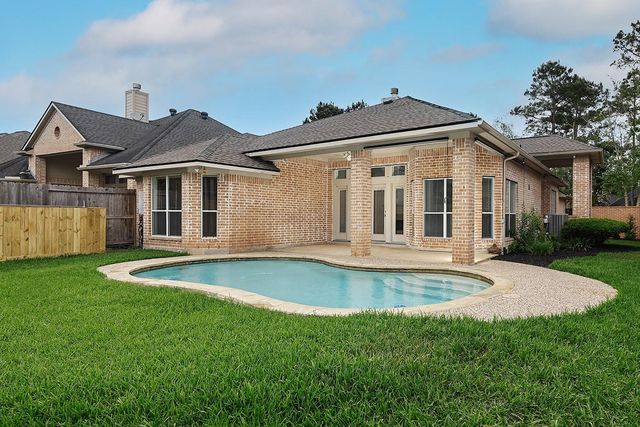 15 Rockledge, The Woodlands, TX 77382